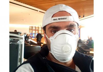 أحمد الشامي بالكمامة في أحدث ظهور له منتقدًا احتياطات مطار القاهرة