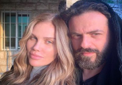 نيكول سابا تكشف تفاصيل تعرفها بيوسف الخال وكواليس زواجهما 