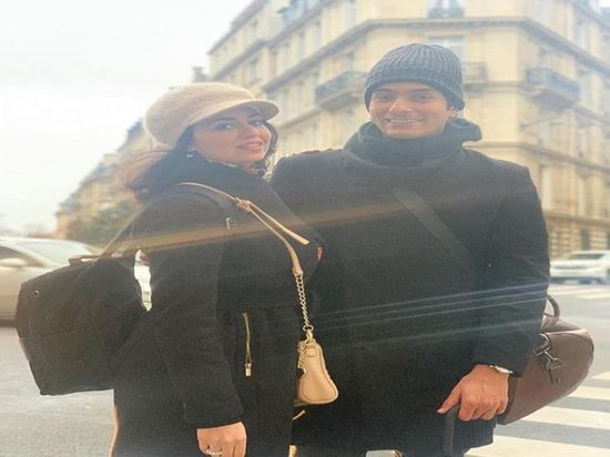 هبة مجدي بصحبة زوجها محمد محسن في باريس (صور)