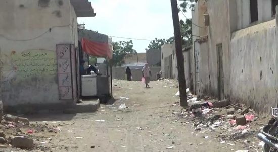 مليشيا الحوثي تضرب حيس بالسلاح الثقيل