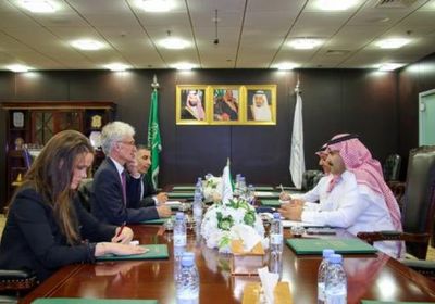 آل جابر يبحث مع "لوكوك" الوضع الإنساني في اليمن (صور)