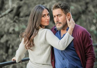 عابد فهد بصحبة هبة طوجي في كواليس مسلسل "هوس"