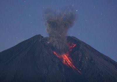 شاهد.. انفجار بركان "ميرابي" بإندونيسيا