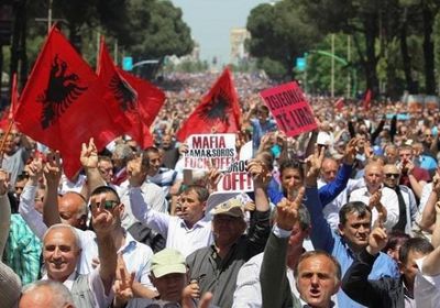 بدعوة من الرئيس.. مظاهرات شعبية ضد الحكومة الألبانية 