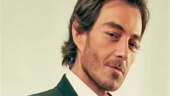 أحمد زاهر يدعم مهرجان "بنت الجيران" بهذه الطريقة (فيديو)