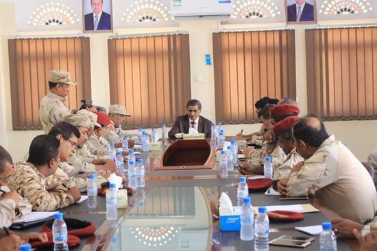 لمواجهة المخاطر المحتملة.."البحسني" يعقد اجتماعا مع  القيادات الأمنية والعسكرية بحضرموت