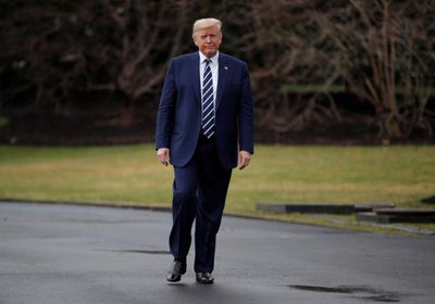 ترامب يدرس اتخاذ خطوات إضافية بشأن السفر إلى مناطق كورونا