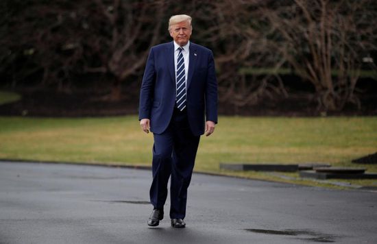 ترامب يدرس اتخاذ خطوات إضافية بشأن السفر إلى مناطق كورونا