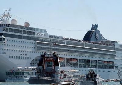 احتجاز باخرة في ميناء جنوة بإيطاليا بسبب وجود مصاب بكورونا على متنها 