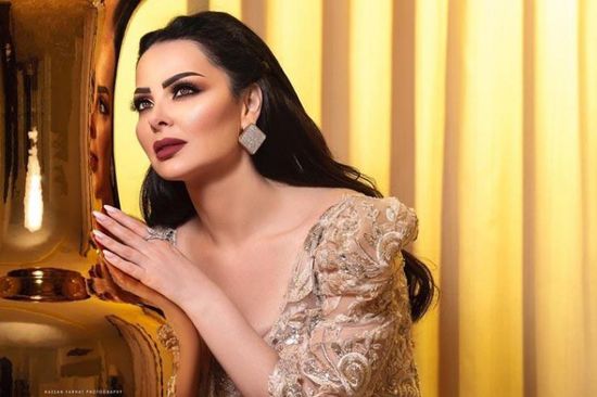 ديانا كرزون بفستان أنيق في أحدث جلسة تصوير