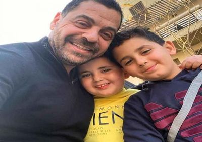 طارق العريان بصحبة ولديه بعد انفصاله عن أصالة