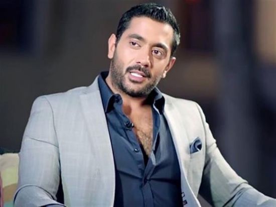 سيدة من خارج الوسط الفني.. أحمد فلوكس يكشف عن زيجته المقبلة