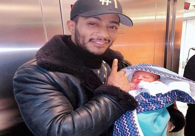 محمد رمضان يرحب بفرد جديد في عائلته