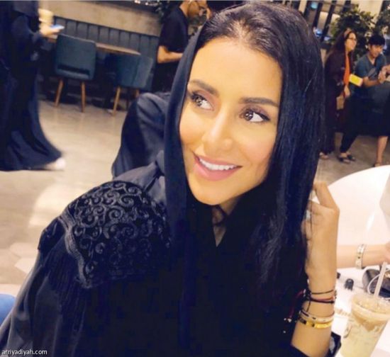 نقل المذيعة السعودية مها منصور للمستشفى بعد اشتباه إصابتها بفيروس كورونا