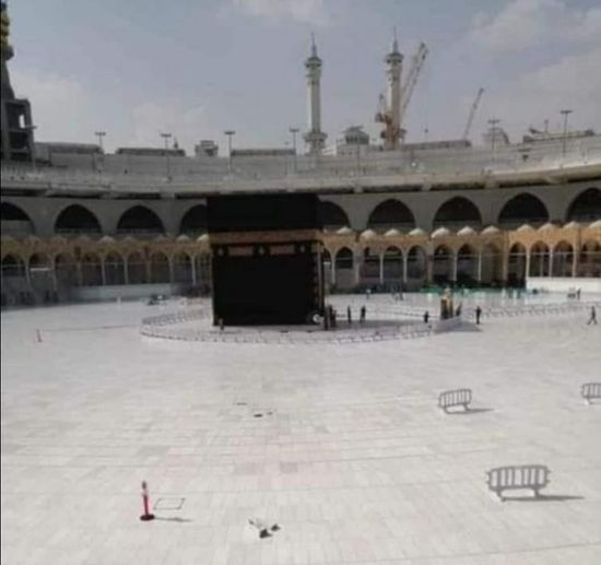 السعودية: إغلاق الحرمين بعد صلاة العشاء خوفا من انتشار كورونا
