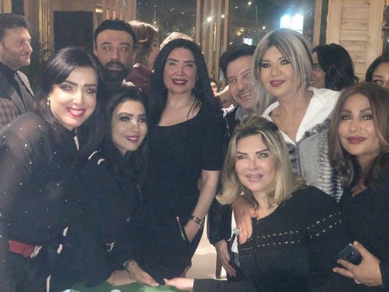 نجوم الفن يحتفلون بعيد ميلاد عبير صبري (فيديو)