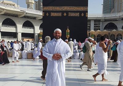 بعد إخلاء الحرم المكي بسبب كورونا.. أحمد سعد :يا رب عدي المحنة على خير