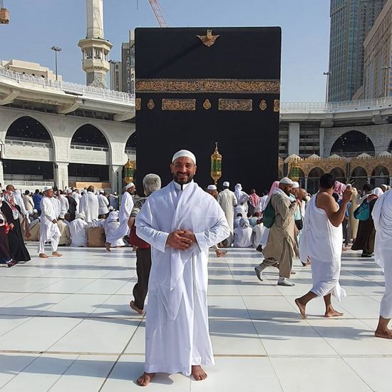 بعد إخلاء الحرم المكي بسبب كورونا.. أحمد سعد :يا رب عدي المحنة على خير