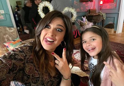 ياسمين عبد العزيز تنشر صور جديدة من كواليس "ونحب تاني ليه"