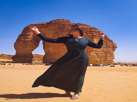 من العلا في السعودية.. ريا أبي راشد تخطف الأنظار بجلسة تصوير جديدة 