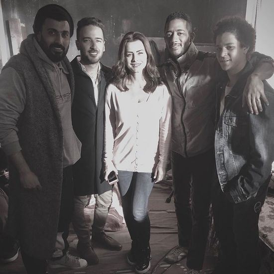 بالصور.. نور بصحبة محمد رمضان وفريق عمل مسلسل "البرنس"