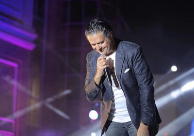 راغب علامة يشعل مسرح حفله في القاهرة (صور)