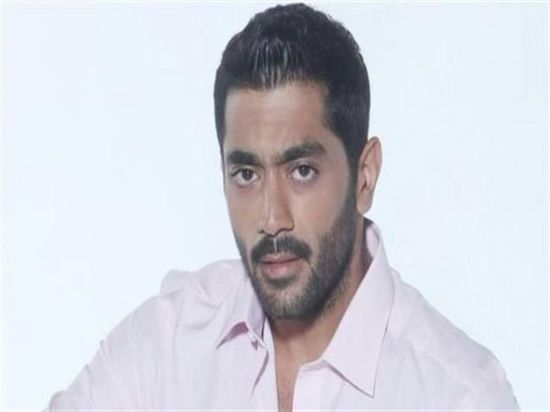 "تاريخ غيرني".. أحمد فلوكس يحيي ذكرى وفاة والدته