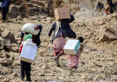  الحوثيون ونهب المساعدات.. جريمة حرب أمدها طويل وآثارها مروّعة