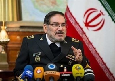 باحث: شمخاني يزور العراق لسد غياب قاسم سليماني