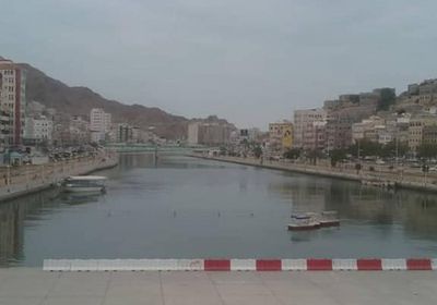 سحب منخفضة بأجواء سواحل حضرموت (صور)