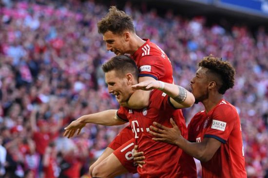 بايرن يعبر أوجسبورج بثنائية ويعزز صدارته للدوري الألماني