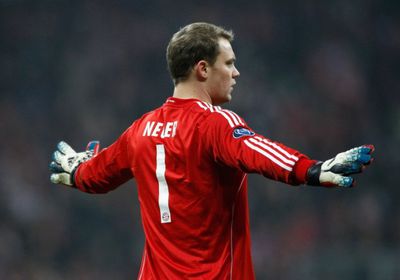 مولر يشيد بدور نوير في الفوز على أوجسبورج بالدوري الألماني