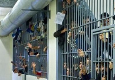 كورونا يثير أزمة في 4 سجون إيطالية.. ومقتل سجين
