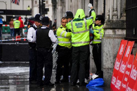 الشرطة البريطانية تقتل شخصًا يحمل سكاكين في لندن