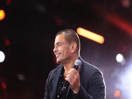 عمرو دياب يعتذر عن حفله بدبي