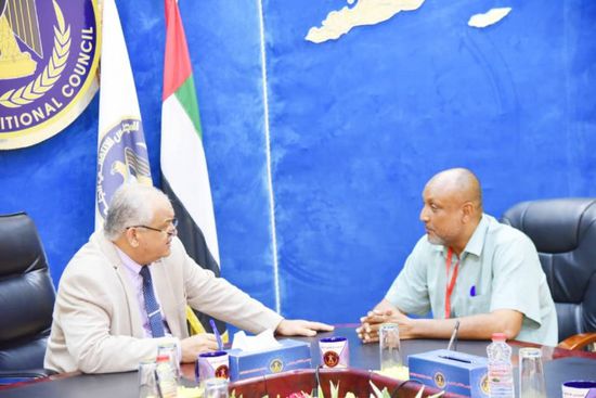 في لقاء الوالي ومستشارها.. آليات لتطوير العمل بـ"مياه عدن" 