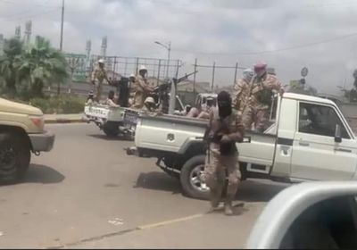  ضبط مسلحين في ملاحقات أمنية بالعاصمة عدن (صور وفيديو)