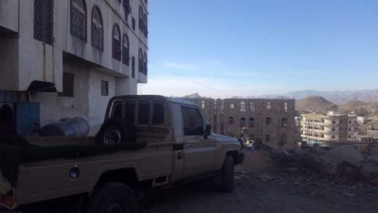 بحماية إخوانية.. متنفذ يسطو على أرض ويعتقل نجل مالكها (وثيقة)