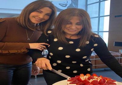 نانسي عجرم تحتفل بعيد ميلاد والدتها