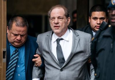 السجن 23 عامًا للمنتج هارفي واينستين بتهم الاغتصاب والاعتداء الجنسي