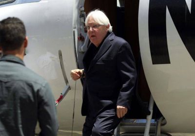 عكاظ: توقعات بفشل مباحثات غريفيث مع قادة مليشيا الحوثي