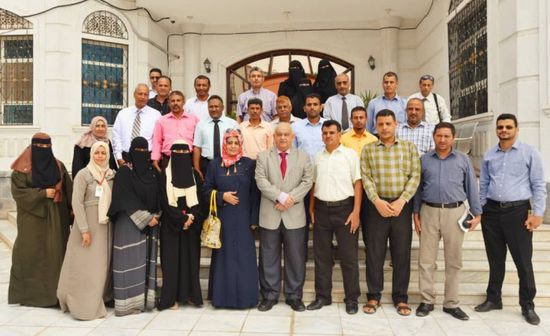 الوالي وقيادات منسقية "تربية عدن" يبحثان تعزيز دورها (صور)