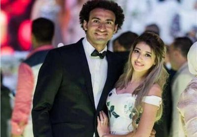 بعد خلافات لأكثر من عام.. علي ربيع يعود لزوجته