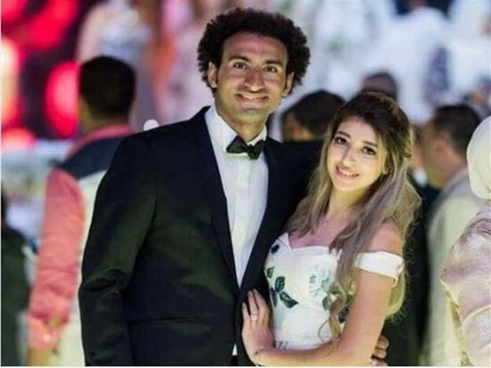 بعد خلافات لأكثر من عام.. علي ربيع يعود لزوجته