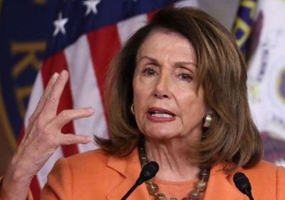 بيلوسي: قرار ترامب بحظر السفر من وإلى أوروبا باستثناء بريطانيا " غريب "