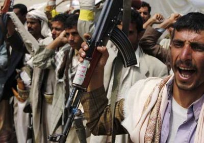 "الإمارات اليوم": مليشيا الحوثي تنقل السلاح في سيارات إسعاف