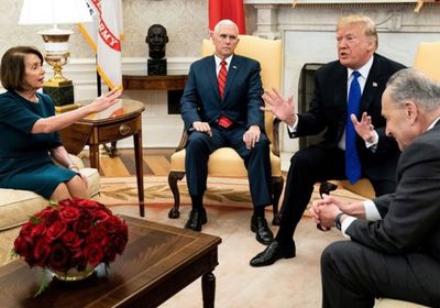 ترامب يتوصل لاتفاق مع الديمقراطيين بشأن &laquo;كورونا&raquo;