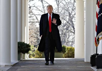 البيت الأبيض: ترامب كان قريبًا من شخص مصاب بـ&laquo;كورونا&raquo;