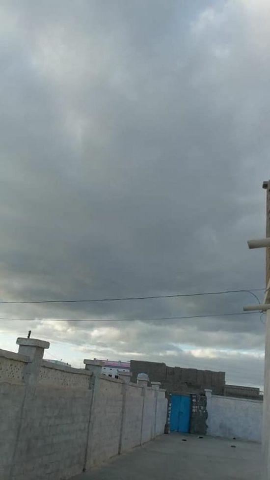 أجواء غائمة بمدينة حصوين في المهرة (صور)