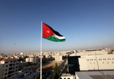  الأردن يحظر صلاة الجماعة بالمساجد والكنائس ويعلق الدراسة لمدة أسبوعين